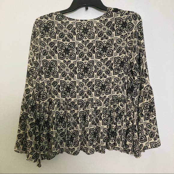 Eri+Ali Anthropologie Boho V-Neck Top W/ Bell Sleeves - Picture 5 of 8